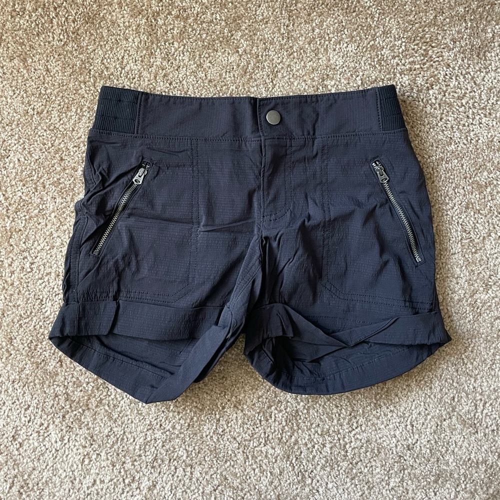 Athleta Trekkie Hiking Shorts Black